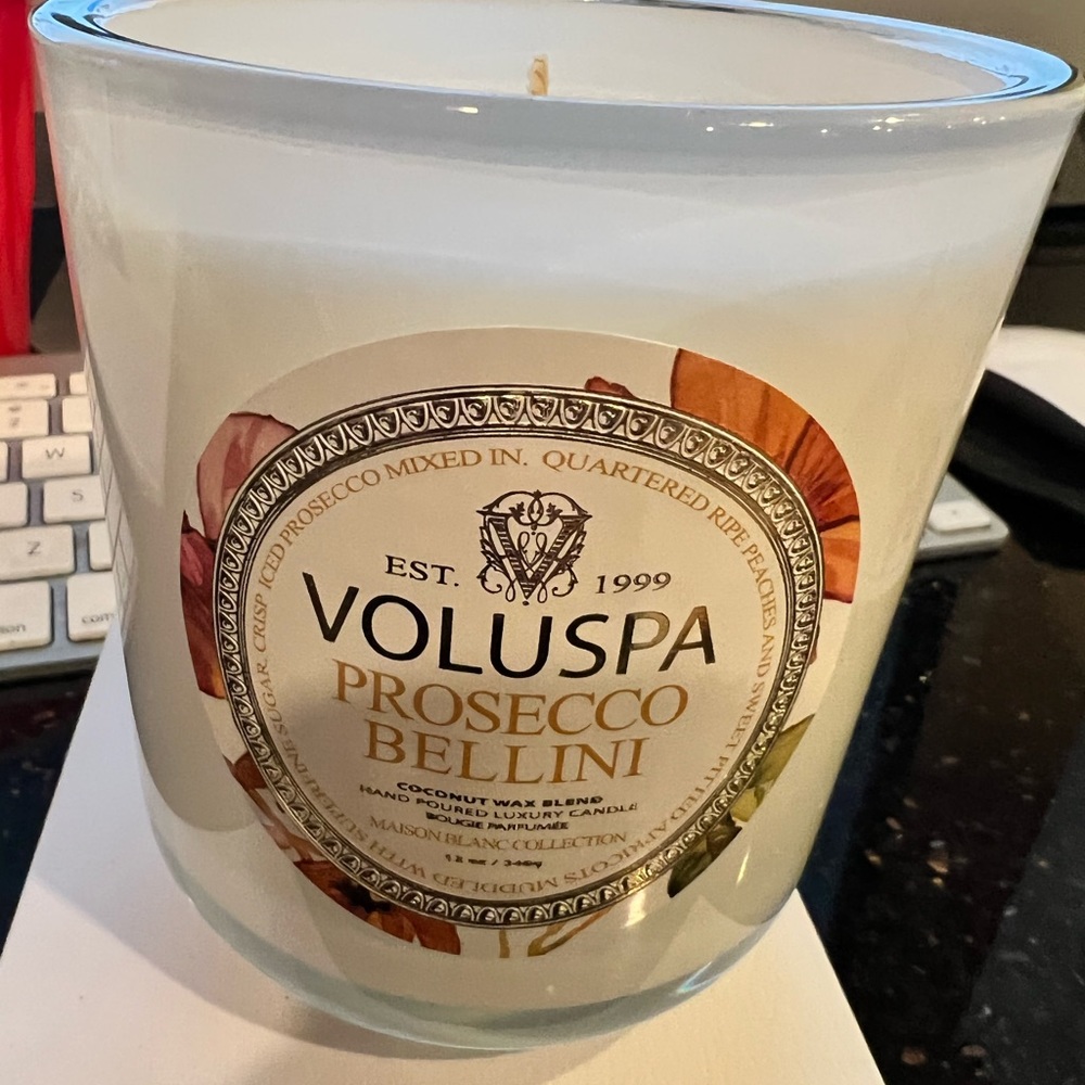 New in box VOLUSPA Prosecco Bellini candle